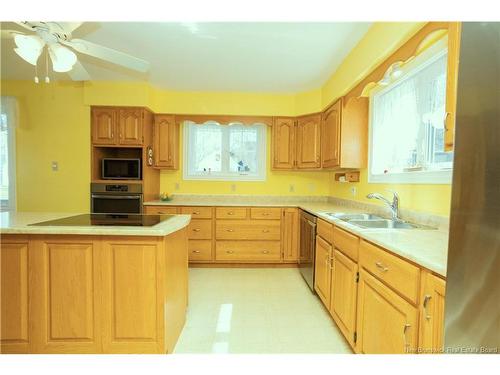 15 Talisman Cres, Fredericton, NB 