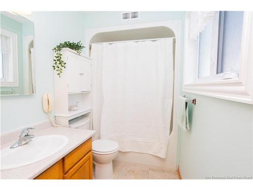15 Talisman Cres, Fredericton, NB 