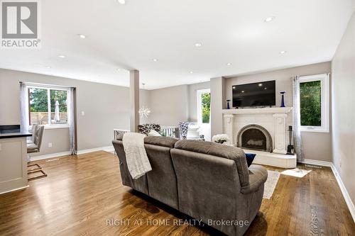 4141 Trellis Crescent, Mississauga, ON - Indoor Photo Showing Living Room With Fireplace