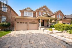 7134 HALLSANDS DRIVE  Mississauga, ON L5N 7T2