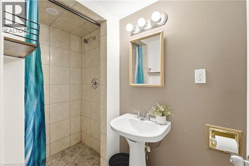 61 Glenmount Avenue, Hamilton, ON - Indoor Photo Showing Bathroom