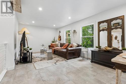 37 Fifth Avenue, Cambridge, ON - Indoor