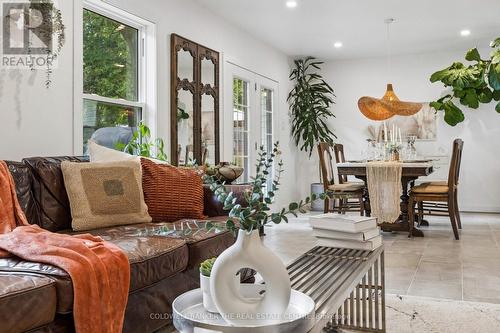 37 Fifth Avenue, Cambridge, ON - Indoor