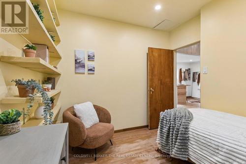 37 Fifth Avenue, Cambridge, ON - Indoor Photo Showing Bedroom