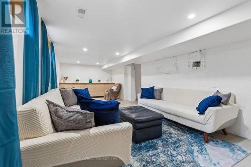 37 Fifth Avenue, Cambridge, ON - Indoor Photo Showing Living Room
