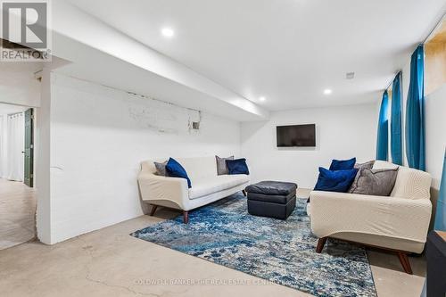 37 Fifth Avenue, Cambridge, ON - Indoor