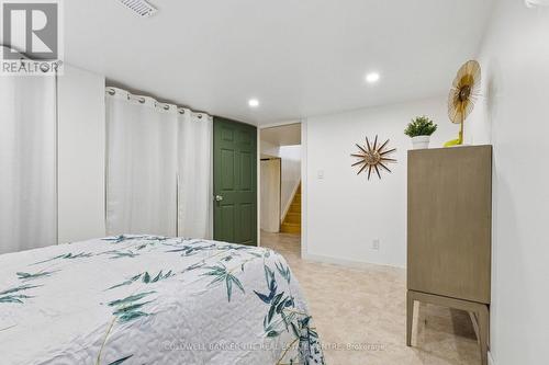 37 Fifth Avenue, Cambridge, ON - Indoor Photo Showing Bedroom