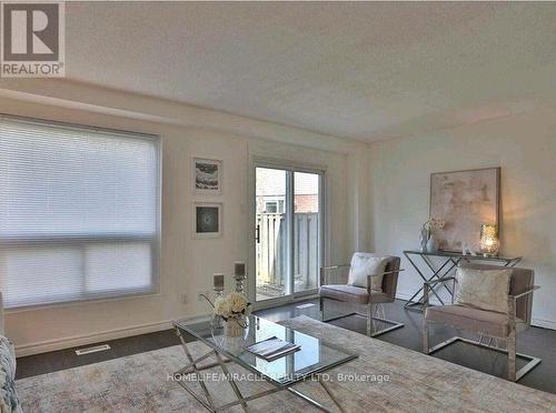 38 - 32 Mowat Boulevard, Kitchener, ON - Indoor Photo Showing Living Room