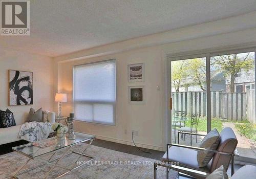 38 - 32 Mowat Boulevard, Kitchener, ON - Indoor Photo Showing Living Room