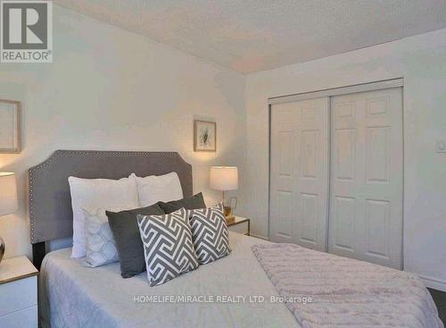 38 - 32 Mowat Boulevard, Kitchener, ON - Indoor Photo Showing Bedroom
