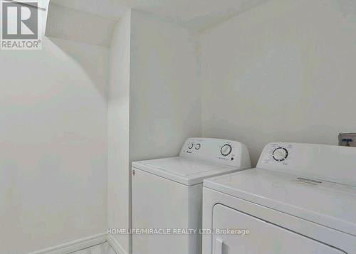 38 - 32 Mowat Boulevard, Kitchener, ON - Indoor Photo Showing Laundry Room