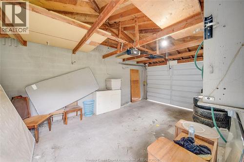1333 Windermere, Windsor, ON - Indoor Photo Showing Garage