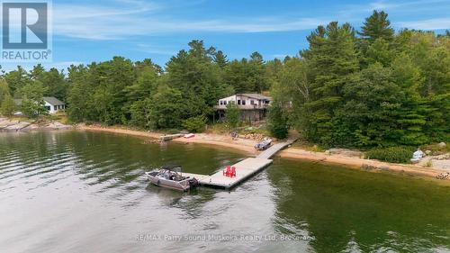 A60-17 PENTECOST ISLAND  The Archipelago (Archipelago North), ON P0G 1K0