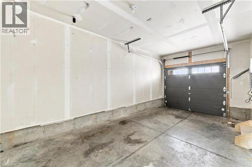 1169 Garner Road E Unit# 86, Hamilton, ON - Indoor Photo Showing Garage