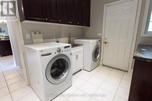 9 Paige Court, Hamilton Township, ON - Indoor Photo Showing Laundry Room