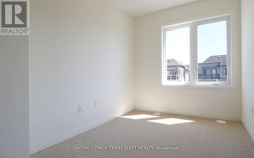8D Lookout Drive, Clarington, ON - Indoor Photo Showing Other Room