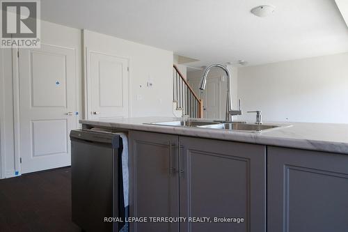 8D Lookout Drive, Clarington, ON - Indoor Photo Showing Kitchen With Double Sink