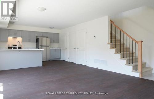 8D Lookout Drive, Clarington, ON - Indoor Photo Showing Kitchen