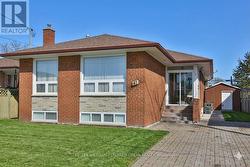 47 CROSLAND DRIVE Toronto, ON M1R 4M9