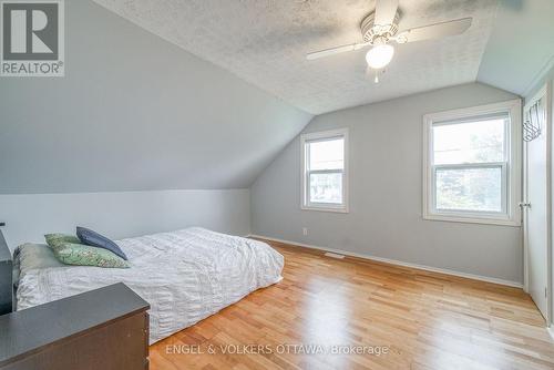 379 Madison Avenue, Ottawa, ON - Indoor Photo Showing Bedroom