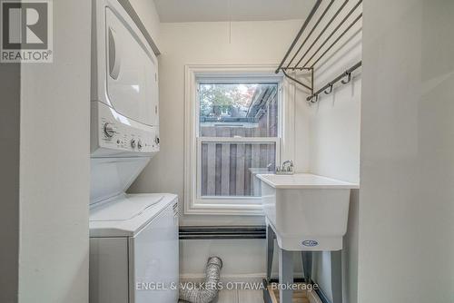 379 Madison Avenue, Ottawa, ON - Indoor Photo Showing Laundry Room