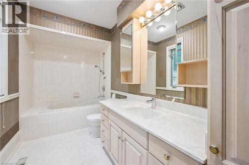 138 Appleby Place, Burlington, ON - Indoor Photo Showing Bathroom