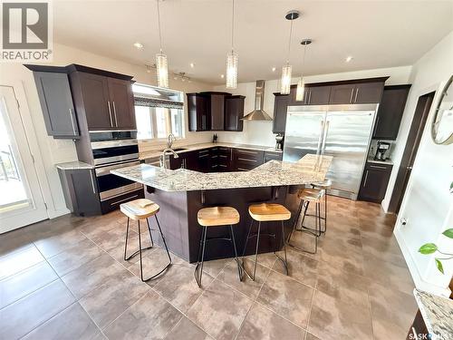 505 Brown Crescent, Weyburn, SK - Indoor Photo Showing Kitchen With Upgraded Kitchen