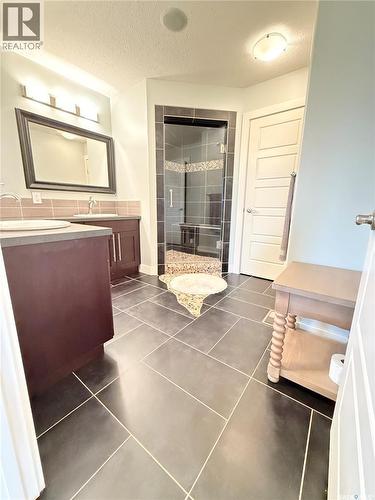 505 Brown Crescent, Weyburn, SK - Indoor