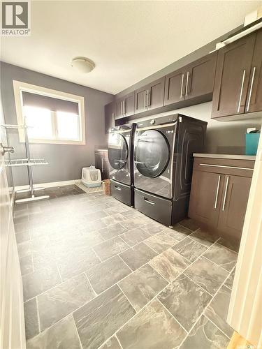 505 Brown Crescent, Weyburn, SK - Indoor Photo Showing Laundry Room