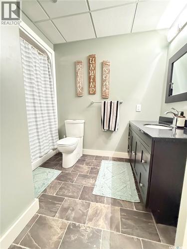 505 Brown Crescent, Weyburn, SK - Indoor Photo Showing Bathroom