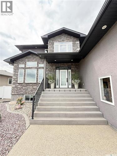 505 Brown Crescent, Weyburn, SK - Outdoor With Exterior