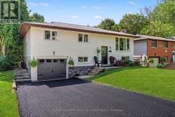 11 HARRIET STREET Severn, ON L0K 1E0