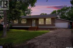34 Armstrong BAY  Regina, SK S4N 4G7