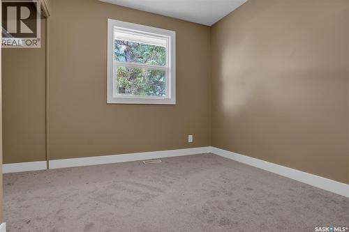 34 Armstrong Bay, Regina, SK - Indoor Photo Showing Other Room