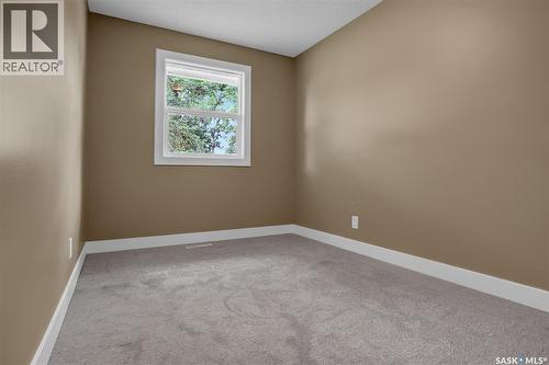 34 Armstrong Bay, Regina, SK - Indoor Photo Showing Other Room