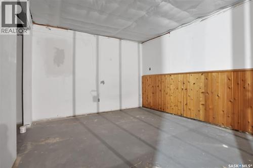 34 Armstrong Bay, Regina, SK - Indoor