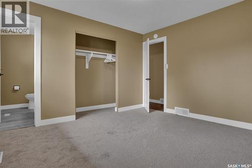 34 Armstrong Bay, Regina, SK - Indoor Photo Showing Other Room
