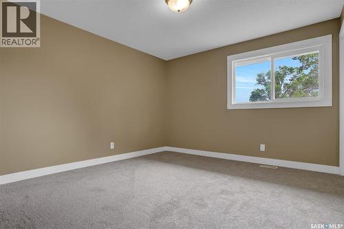 34 Armstrong Bay, Regina, SK - Indoor Photo Showing Other Room