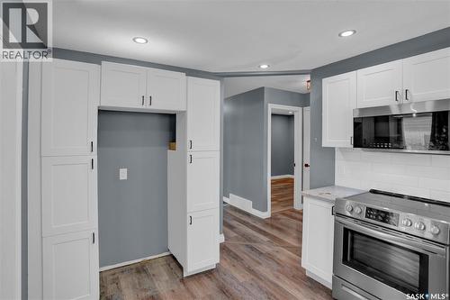 1119 Elgin Avenue, Moose Jaw, SK - Indoor Photo Showing Kitchen