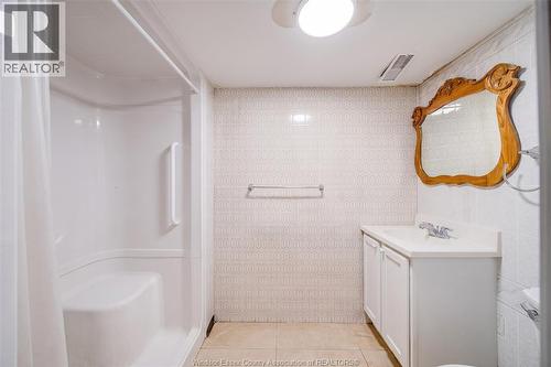 1333 Windermere, Windsor, ON - Indoor Photo Showing Bathroom