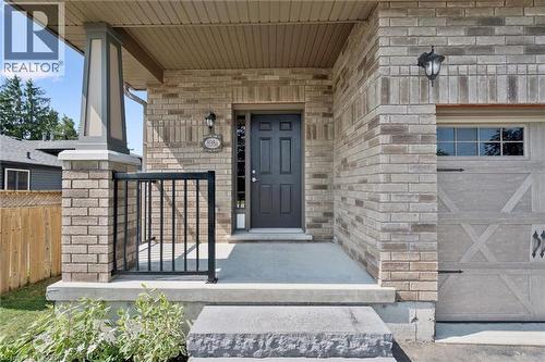 898A Gzowski Street, Fergus, ON - Outdoor
