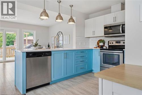 898A Gzowski Street, Fergus, ON - Indoor Photo Showing Kitchen With Upgraded Kitchen
