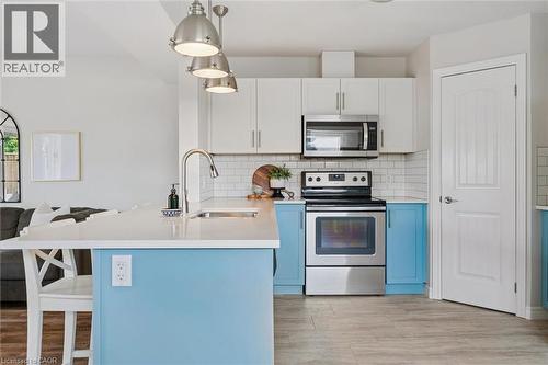 898A Gzowski Street, Fergus, ON - Indoor Photo Showing Kitchen With Upgraded Kitchen