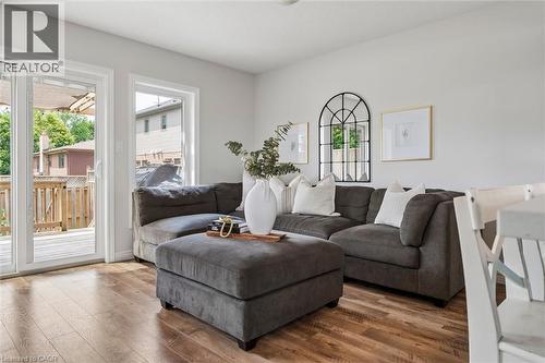 898A Gzowski Street, Fergus, ON - Indoor Photo Showing Living Room
