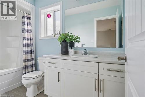 898A Gzowski Street, Fergus, ON - Indoor Photo Showing Bathroom