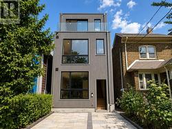 2 - 269 BRUNSWICK AVENUE  Toronto, ON M5S 2M6
