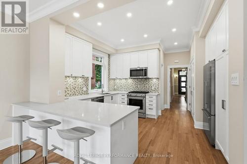 284 Crichton Street, Ottawa, ON - Indoor Photo Showing Kitchen With Upgraded Kitchen