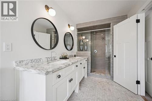 291 Grey Silo Road, Waterloo, ON - Indoor Photo Showing Bathroom