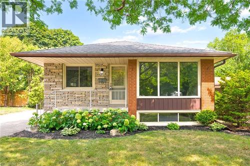 6 ROBROY Court  Brantford, ON N3R 3E3