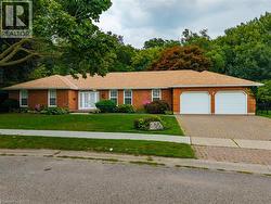68 ROYAL OAK Drive Brantford, ON N3R 7P5